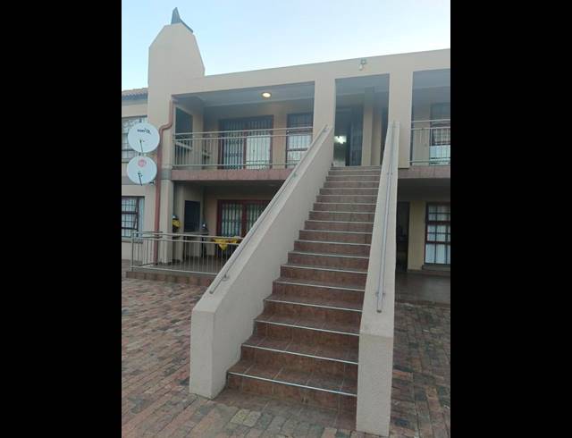 3 BEDROOM APARTMENT FOR SALE IN VAALPARK